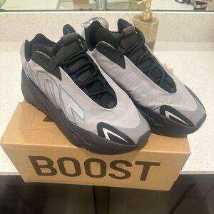 Yeezy Boost 700 MNVN ‘’Metallic’’